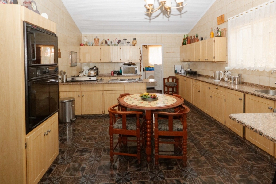 5 Bedroom Property for Sale in Wilkoppies North West